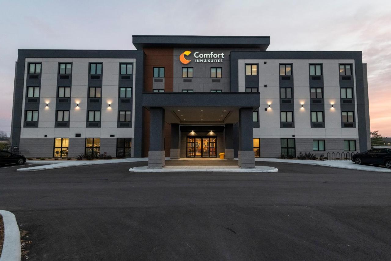 Comfort Inn & Suites Carleton Place Exterior photo